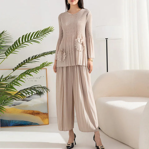 Image of Pleated 2 Pieces Set Women's Spliced Flower Round Neck Long Sleeves Tops High Waist Wide Leg Pants-FrenzyAfricanFashion.com