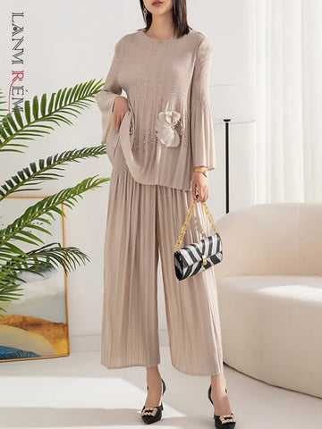 Image of Pleated 2 Pieces Set Women's Spliced Flower Round Neck Long Sleeves Tops High Waist Wide Leg Pants-FrenzyAfricanFashion.com