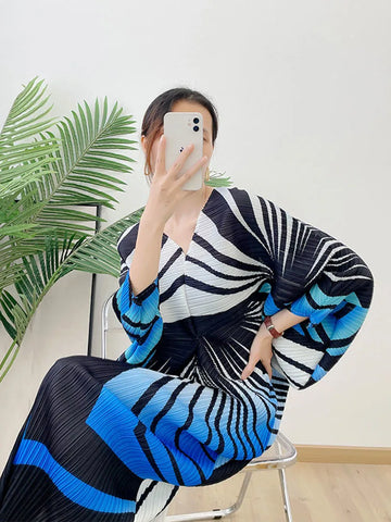 Image of Zebra Stripes Pleated Dress Women Batwing Sleeves V Neck Long Length Party Dresses-FrenzyAfricanFashion.com